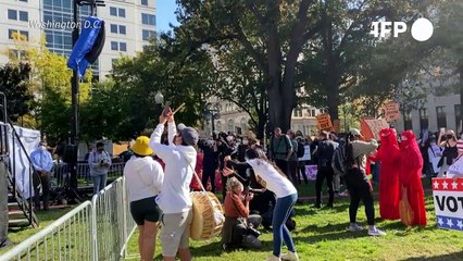 Se multiplican las protestas a favor y en contra de Trump, mientras Biden roza la Casa Blanca