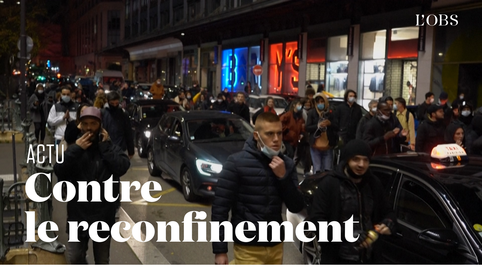 Manifestation sauvage à Paris contre le reconfinement dû au Covid-19