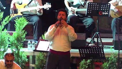 Başkan Örki Cumhuriyet için söyledi, personeli sahnede bağımsızlığı anlattı