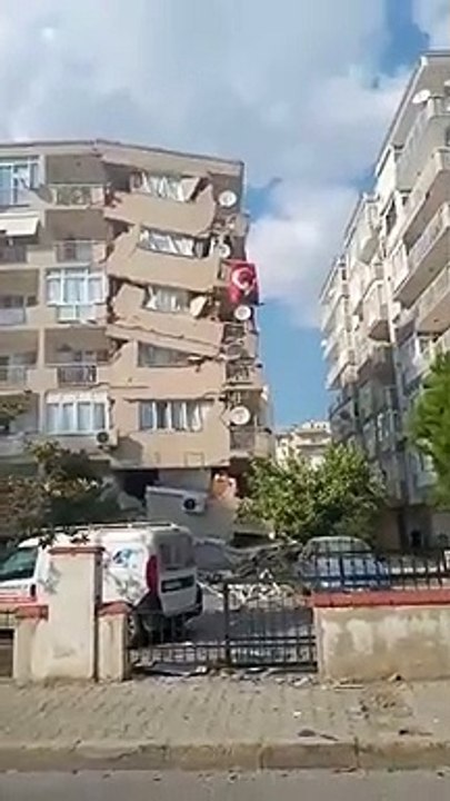 İzmir'den deprem sonrası ilk görüntüler
