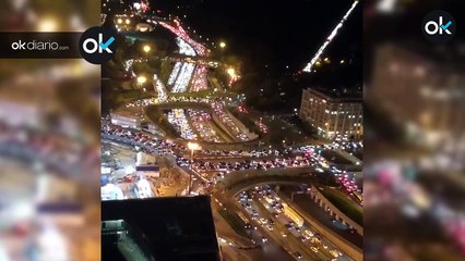 Increíble atasco en París para escapar del confinamiento