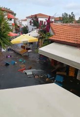 Seferihisar’da depremden sonra deniz taştı