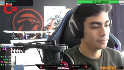 Canlı yayında depreme yakalanan gencin dehşet veren görüntüleri