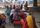 मिशन शक्ति को लेकर रेलवे स्टेशन पर महिलाओं को किया गया जागरूक