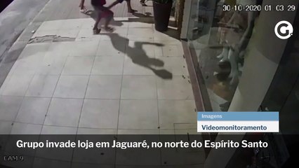 Descargar video: Grupo invade loja em Jaguaré, no norte do ES