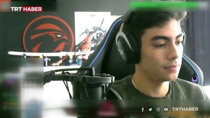 Bilgisayarda oyun oynarken depreme yakalandı