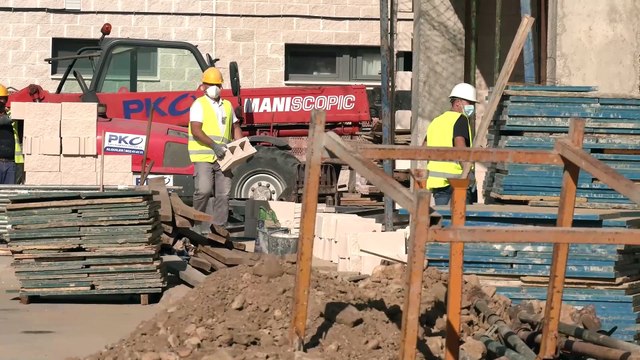 Moreno anuncia una inyección de 50 millones más para reforzar la sanidad andaluza