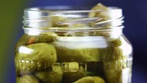 What's the Difference Between Dill Pickles and Sour Pickles?