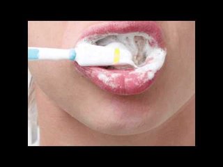 Daant Saaf Karne Se Pehlay Toothbrush Ko Geela Karna Chahiye Ya Nehin?