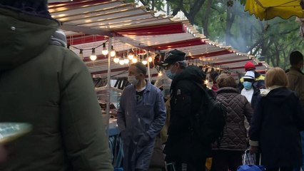 Resignados, los franceses inician un segundo confinamiento