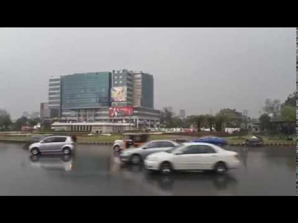 PSL3: Rain in Lahore - Live from Gaddafi Stadium @ UrduPoint