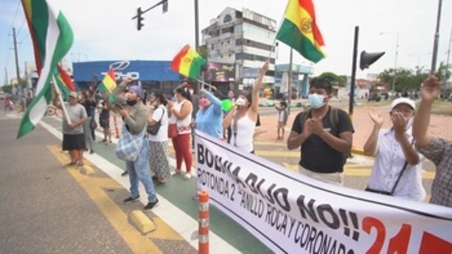 Bloqueos en ciudades bolivianas contra el resultado de las elecciones