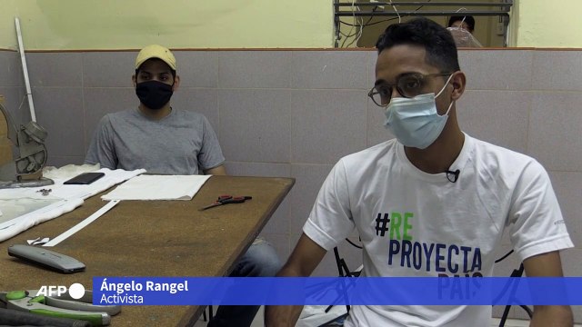 Máscaras artesanales para médicos a merced del covid-19 en Venezuela