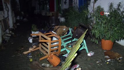 Deprem sonrası onlarca tekne yan yatıp sürüklendi, yüzlerce dükkan sular altında kaldı