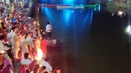 VIDEO: मोतीचूर नदी पर हुई गंगा आरती, श्रद्धालु हुए शामिल