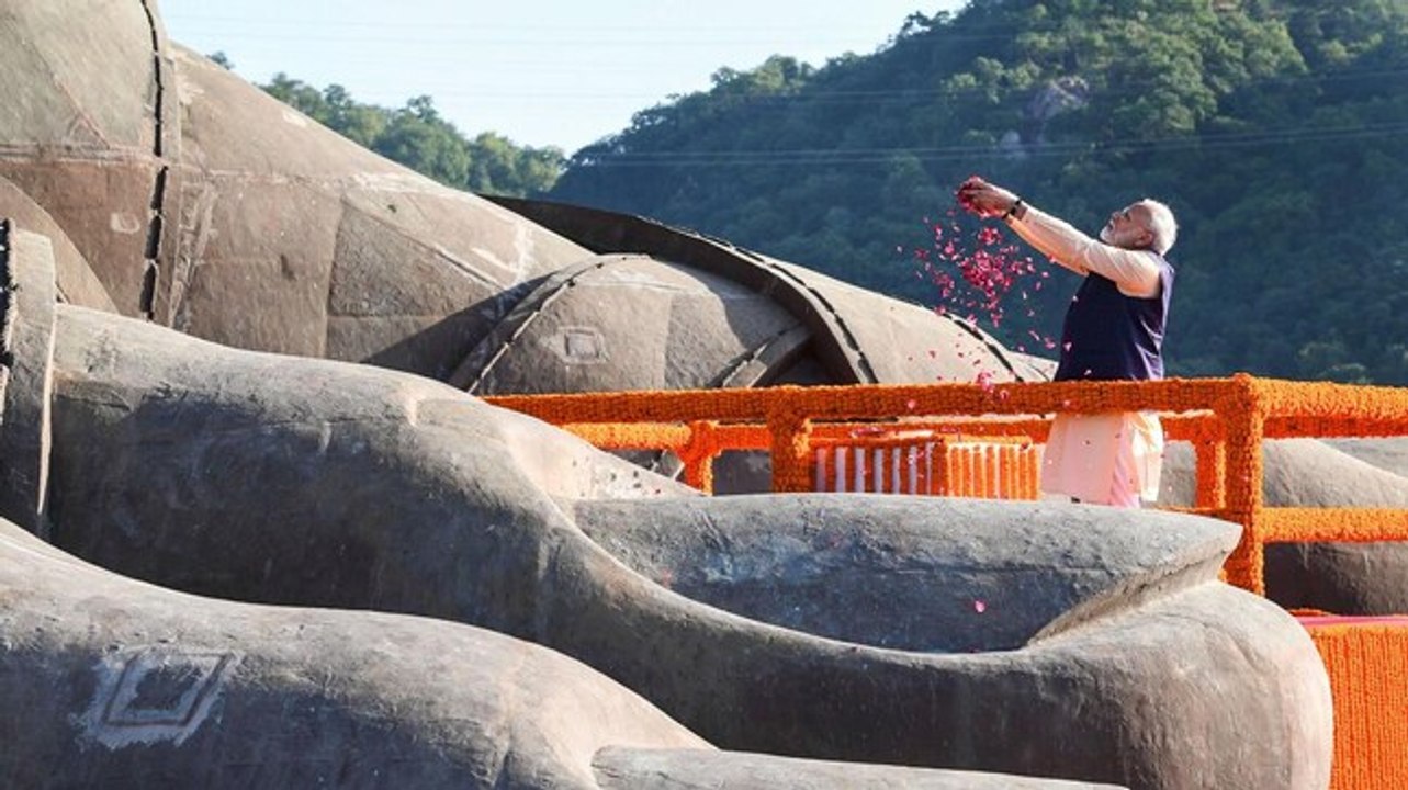PM Modi pays tribute to Sardar Patel on 145th birth anniversary at Statue of Unity