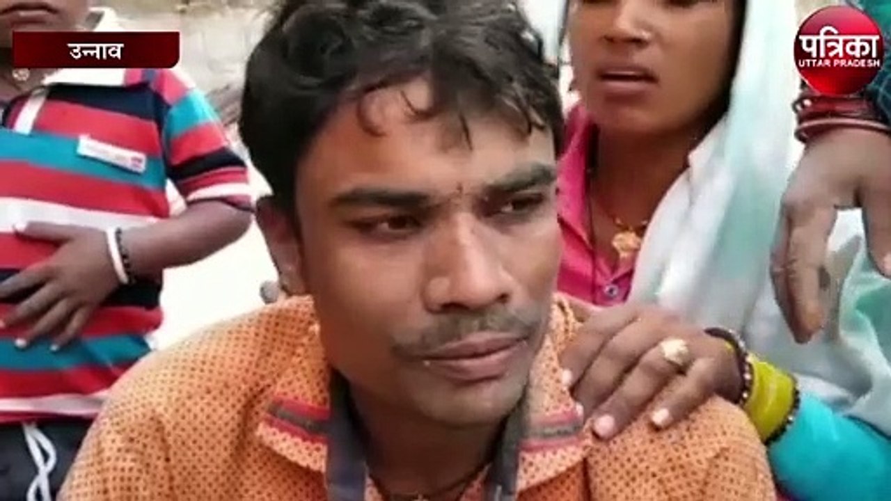 मिट्टी धंसने के साथ लिंटर भी गिरा नीचे, तीन मजद...