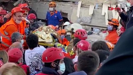 İzmir’de 16 yaşındaki İnci ve köpeği kurtarıldı