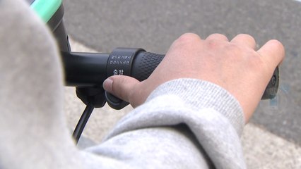 "내달부턴 면허 없어도 전동킥보드 운전 가능"...거꾸로 간 안전규제 / YTN
