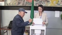 الجزائريون يدلون غدا بأصواتهم في استفتاء على دستور جديد