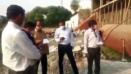 Download Video: शाजापुर में नई सड़क स्थित गर्ग कांप्लेक्स पर प्रशासन की टीम पहुंची