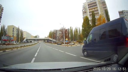 Cars Slams on Breaks to Avoid Woman Crossing Road