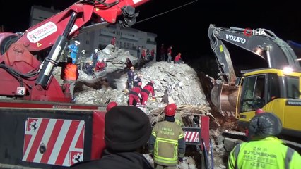 Emrah Apartmanı’nda bir erkek cesedine ulaşıldı