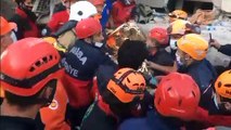 Séisme en mer Egée : à la recherche de survivants à Izmir