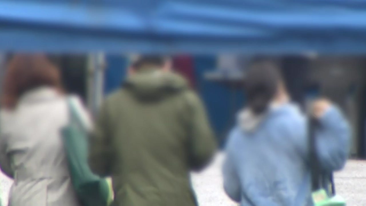 신규 확진 닷새째 세 자릿수...'거리 두기' 5단계로 개편 / YTN
