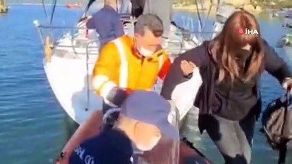 Sahil güvenlik depremden etkilenenlerin yardımına koştu