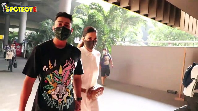 Spotted: Gauahar Khan with Boyfriend Zaid Darbar at the Airport | SpotboyE
