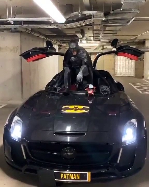 Oubliez Batman, voici Patman ! (Patrice Evra)