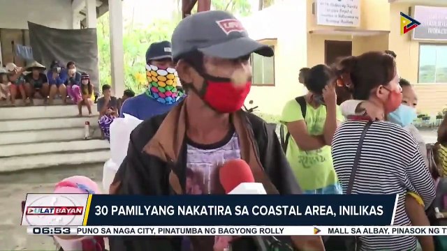 Ilang residenteng nakatira sa danger zone sa Calapan, Oriental Mindoro, tumangging magpalikas sa kabila ng banta ng bagyong #RollyPH