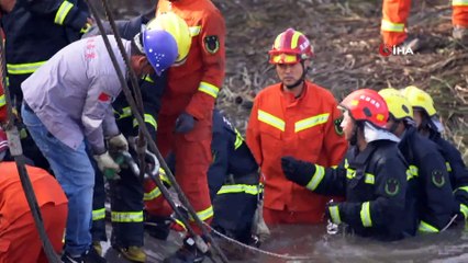 - Çin'de demiryolu köprüsü çöktü: 7 ölü, 5 yaralı