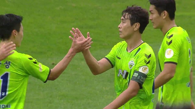 전북, K리그 최초 4연패·최다 8회 우승...이동국 '뜨겁게 안녕' / YTN