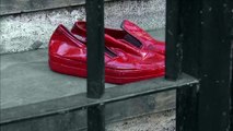RED SHOES (Zapatos Rojos) - Julián Cáneva