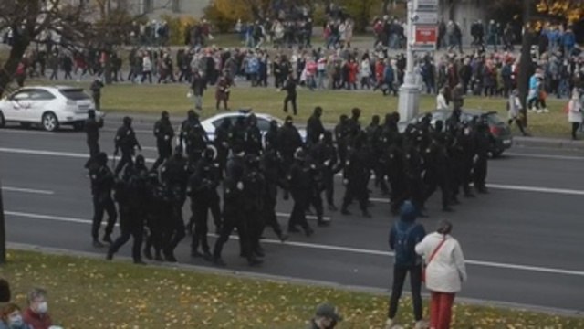 Los bielorrusos vuelven a manifestarse pese a las amenazas de Lukashenko