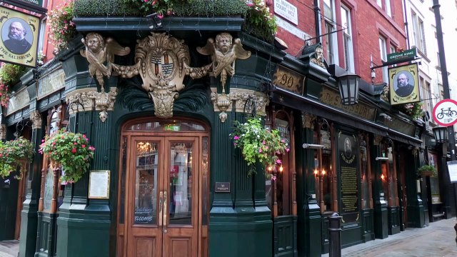 Reconfinement d'un mois en Angleterre: les Londoniens réagissent