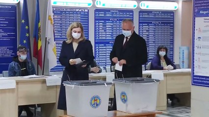 Moldavos escolhem novo presidente