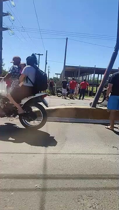 Vuelco en avenida Sabin de Resistencia.