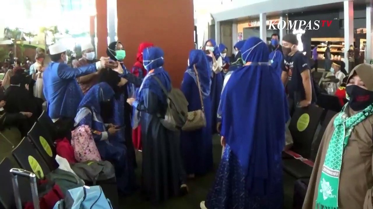 360 Jamaah Berangkat Umrah!! Sebagian Besar Adalah Pemilik Travel Haji dan Umrah