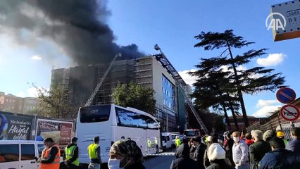 İstanbul Tıp Fakültesi içindeki inşaatta yangın