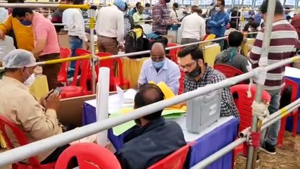 सांवेर उपचुनाव के लिए रवाना हुए मतदान दल, पहली बार कोविड से बचाव की सामग्री भी मिली कर्मचारियों को