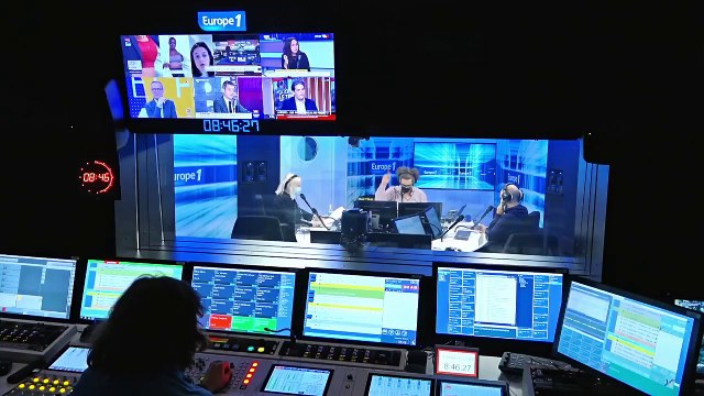 Roselyne Bachelot : Si les Français veulent lire, qu'ils achètent une perceuse et lisent le mode d'emploi (Canteloup)