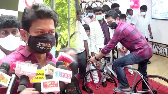 சென்னை சைக்கிள் ஷோரூம் திறப்பு விழாவில் கலந்துகொண்ட உதயநிதி ஸ்டாலின்