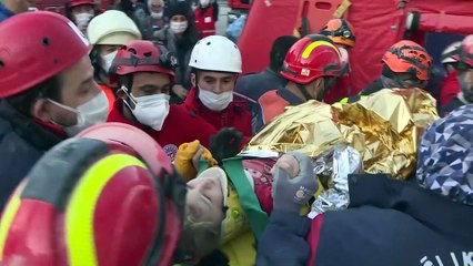 İtfaiyeci Muammer Çelik: Elif, parmağımı hiç bırakmadı