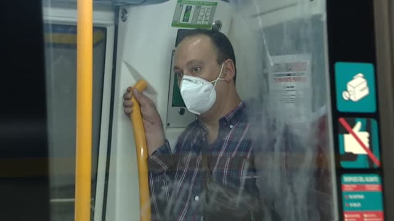 El CISC recomienda mantener el silencio en el metro para reducir los contagios