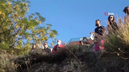 Falezlerde 300 kilogramlık kayanın altında feci ölüm