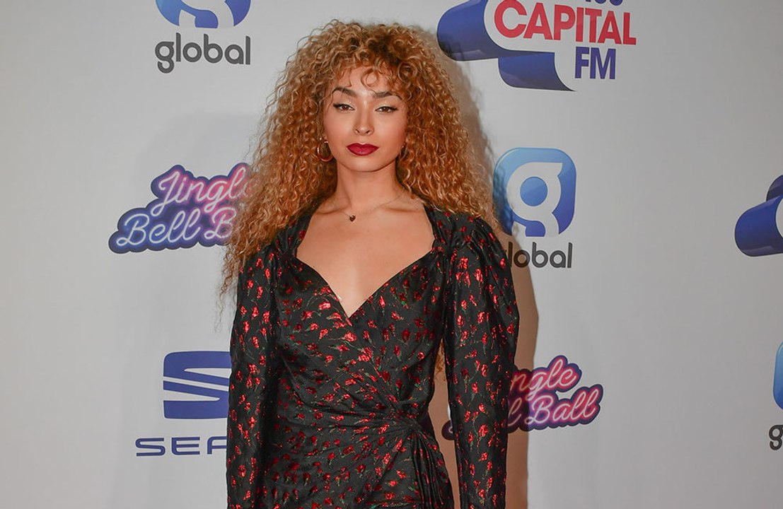 Ella eyre: lockdown stellte beziehung auf probe