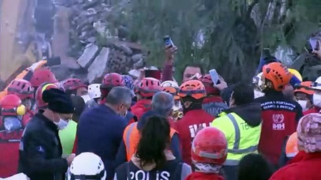 Número de vítimas mortais de sismo no mar Egeu sobre para 81